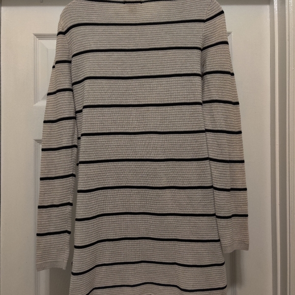Cream and Black Sweater Size Small Old Navy - Picture 2 of 3